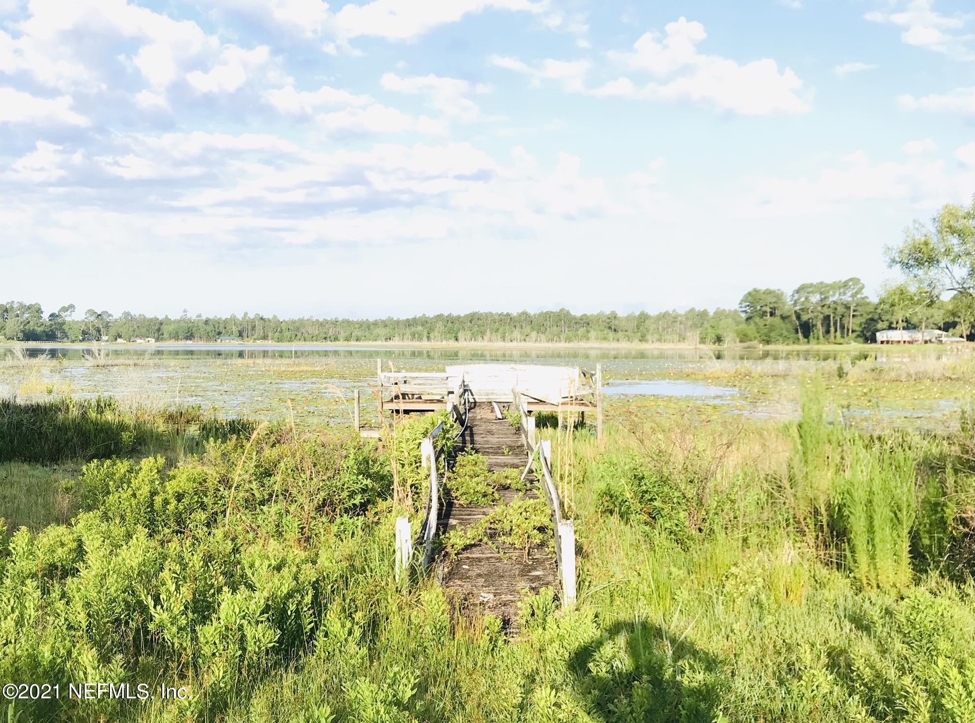 121 Silver Pond Road Crescent City, FL 32112 - Photo 2 of 26 Dock