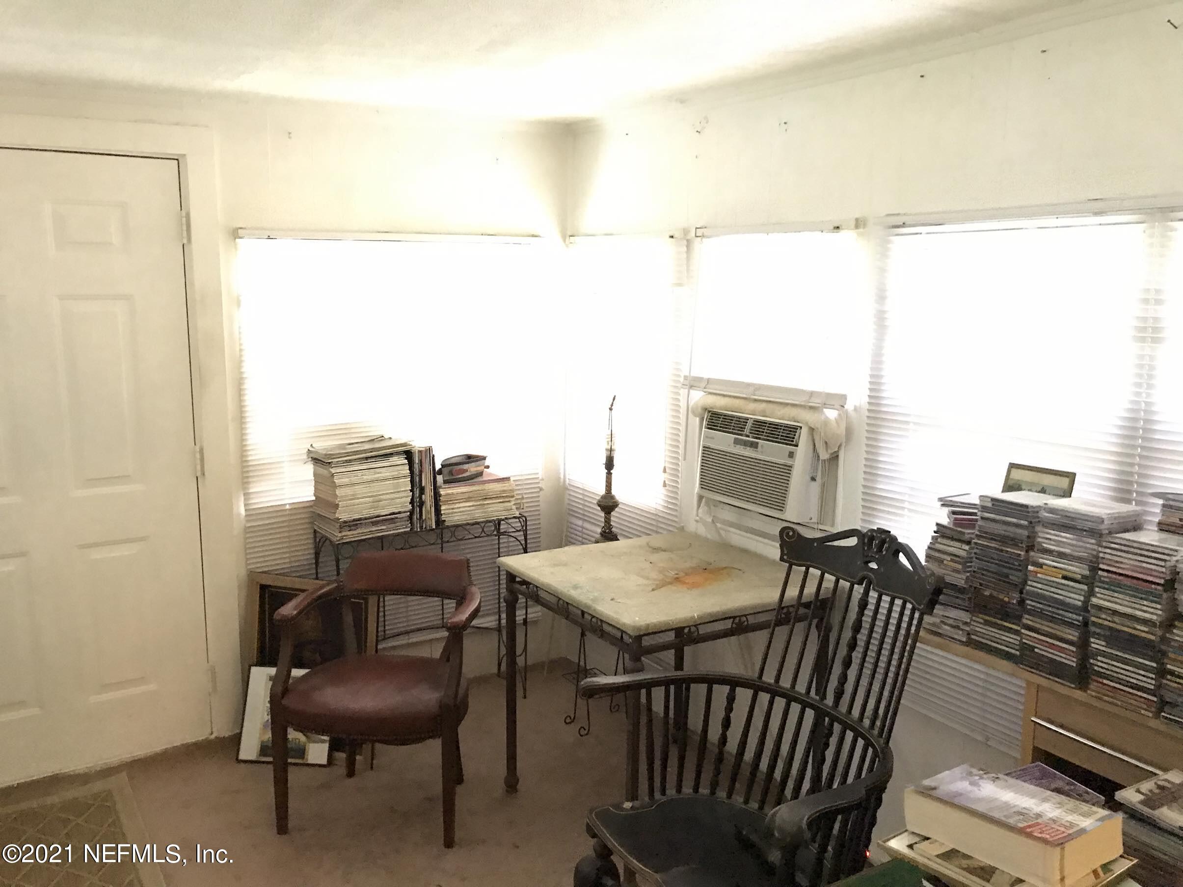 121 Silver Pond Road Crescent City, FL 32112 - Photo 10 of 26 Sunroom1