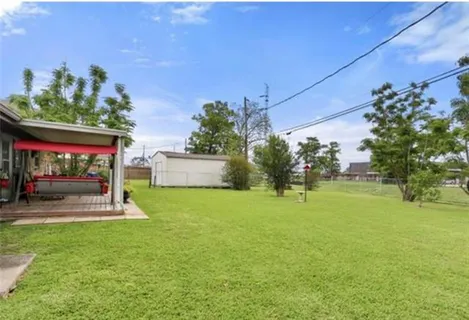 $260,000 | 125 Kennedy Drive, Gretna, LA 70053