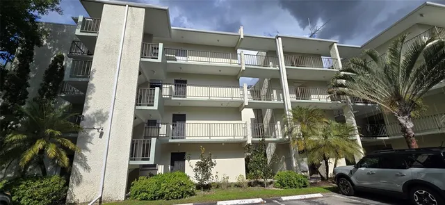 $1,700 | 8951 North New River Canal Road, Unit 1B, Plantation, FL 33324