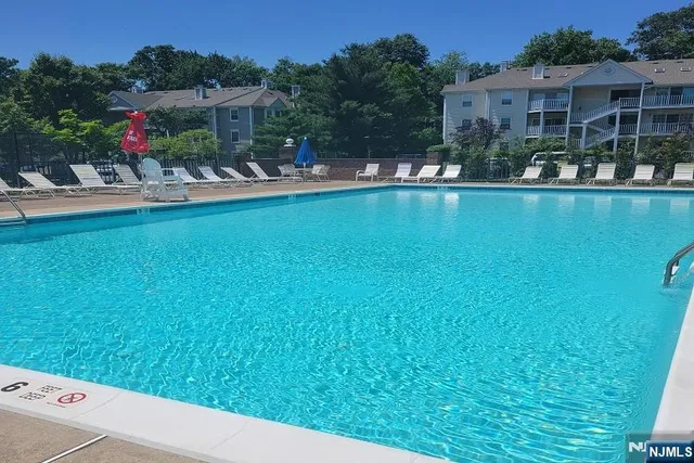 $479,000 | 560 Holly Court, Mahwah, NJ 07430