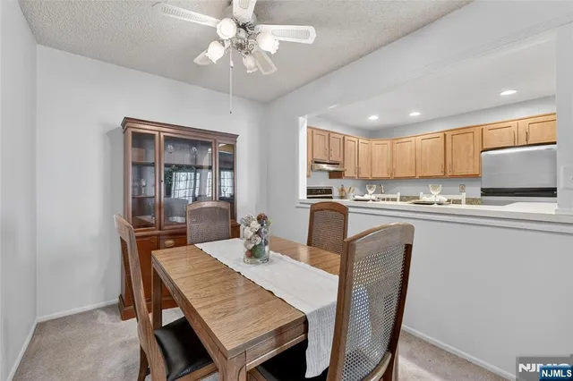 $479,000 | 560 Holly Court, Mahwah, NJ 07430