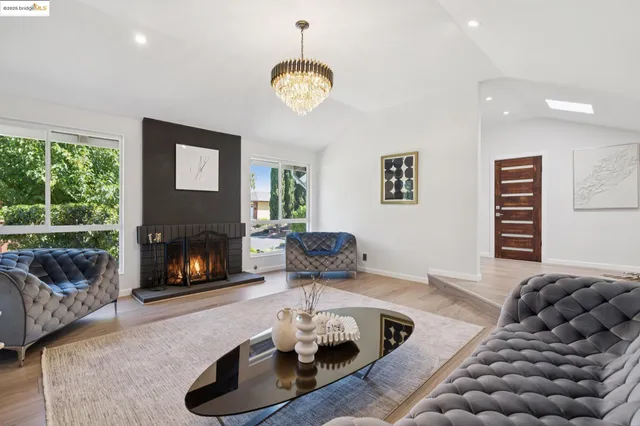 $1,988,000 | 38 Lenelle Court, Moraga, CA 94556