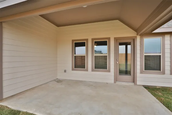 $325,990 | 803 Evergreen Frst Lane, Rosharon, TX 77583