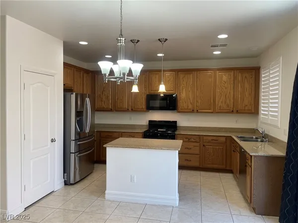 $2,500 | 783 Crest Valley Place, Henderson, NV 89011