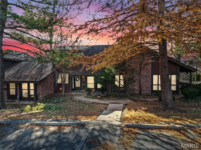 $189,900 | 1042 Humber Circle, St. Louis, MO 63129