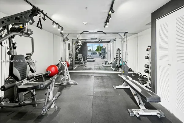 $2,800 | 1 Glen Royal Parkway, Unit 1002, Miami, FL 33125