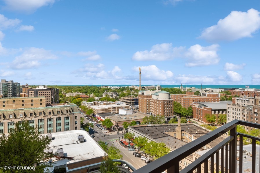 807 Davis Street, Unit 1307 Evanston, IL 60201 - Photo 11 of 22 a view of a city from a balcony