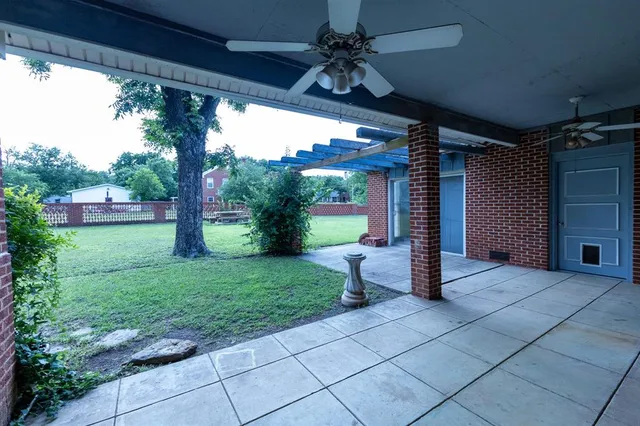 $189,900 | 1001 West Walnut Street, Coleman, TX 76834