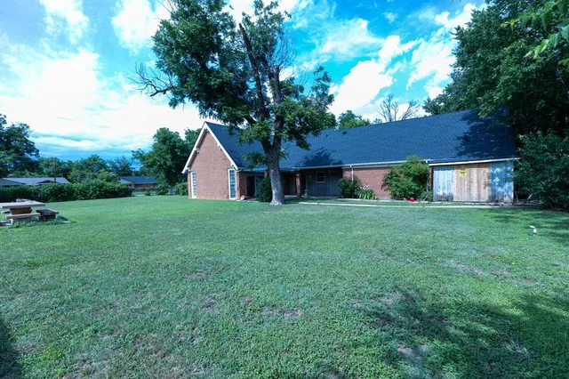 $189,900 | 1001 West Walnut Street, Coleman, TX 76834