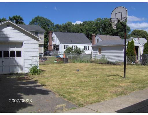 240 Redlands Street Springfield, MA 01104 - Photo 3 of 13