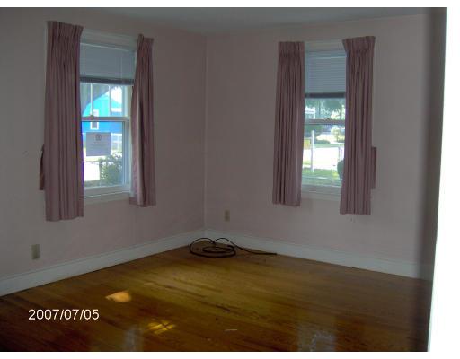 240 Redlands Street Springfield, MA 01104 - Photo 9 of 13