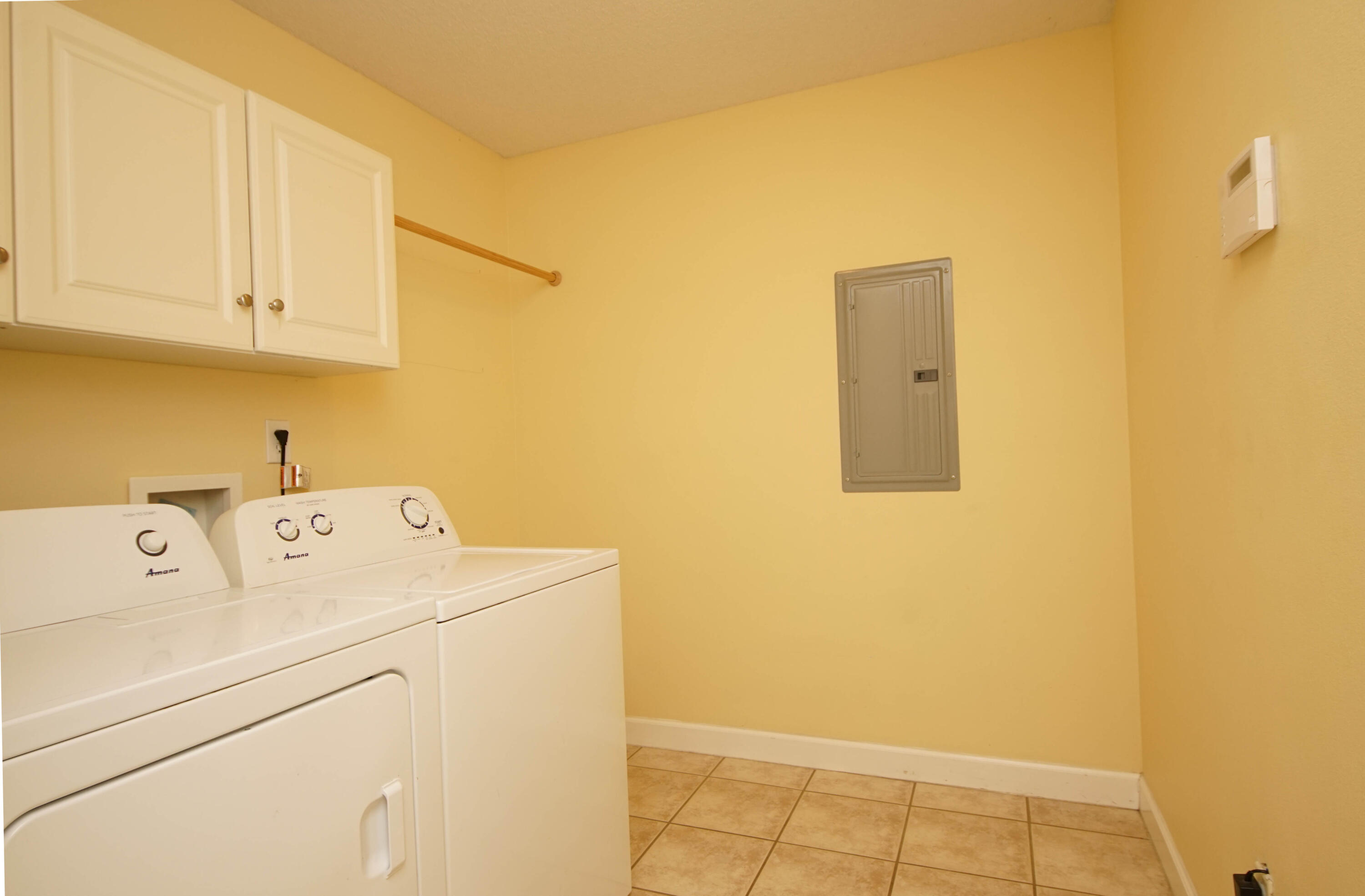 7323 Gordon Evans Road Navarre, FL 32566 - Photo 26 of 32 7323GordonEvansYLaundry