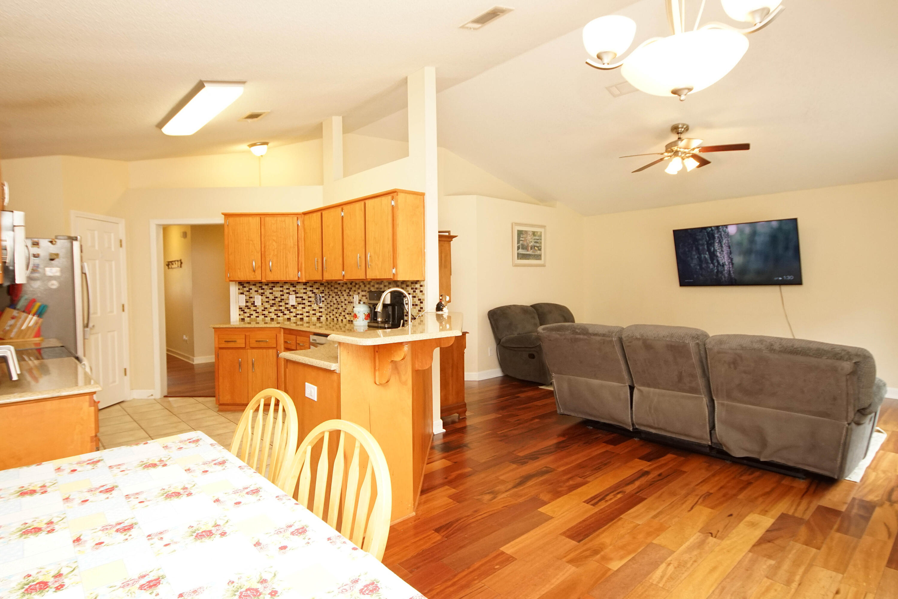 7323 Gordon Evans Road Navarre, FL 32566 - Photo 10 of 32 7323GordonEvansKitchenLiving