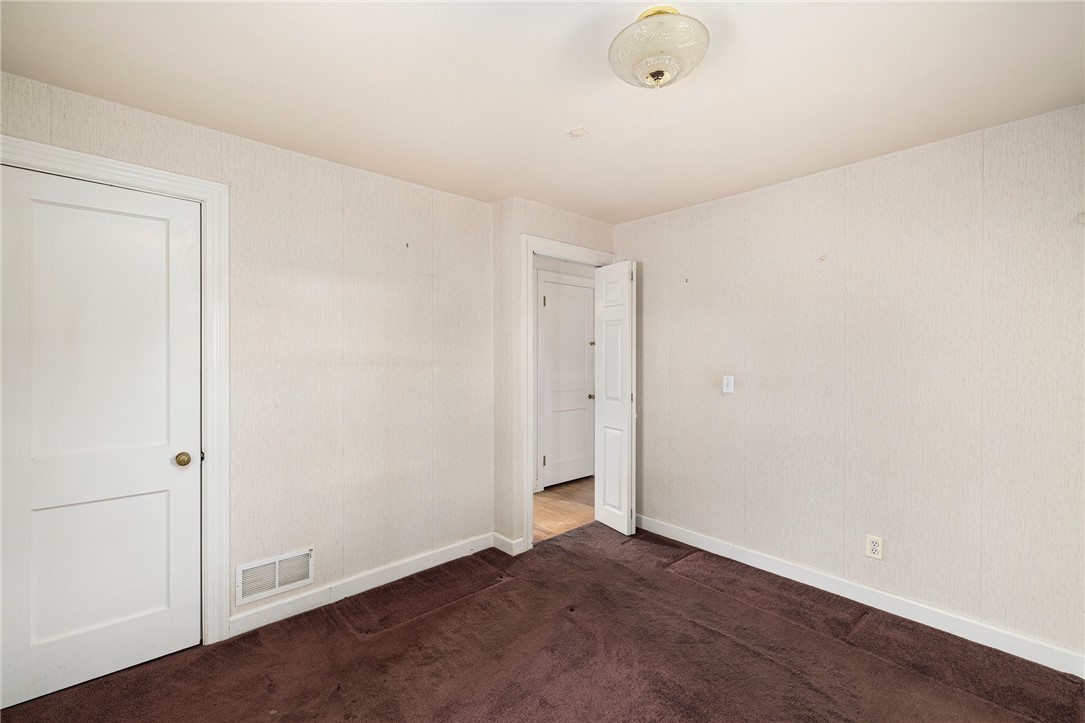 63 Edgemere Road Pawtucket, RI 02861 - Photo 13 of 33 Gallery Image 13