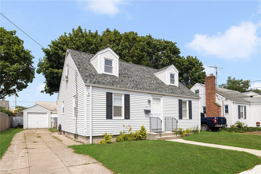 63 Edgemere Road Pawtucket, RI 02861 - Photo 2 of 33 Gallery Image 2