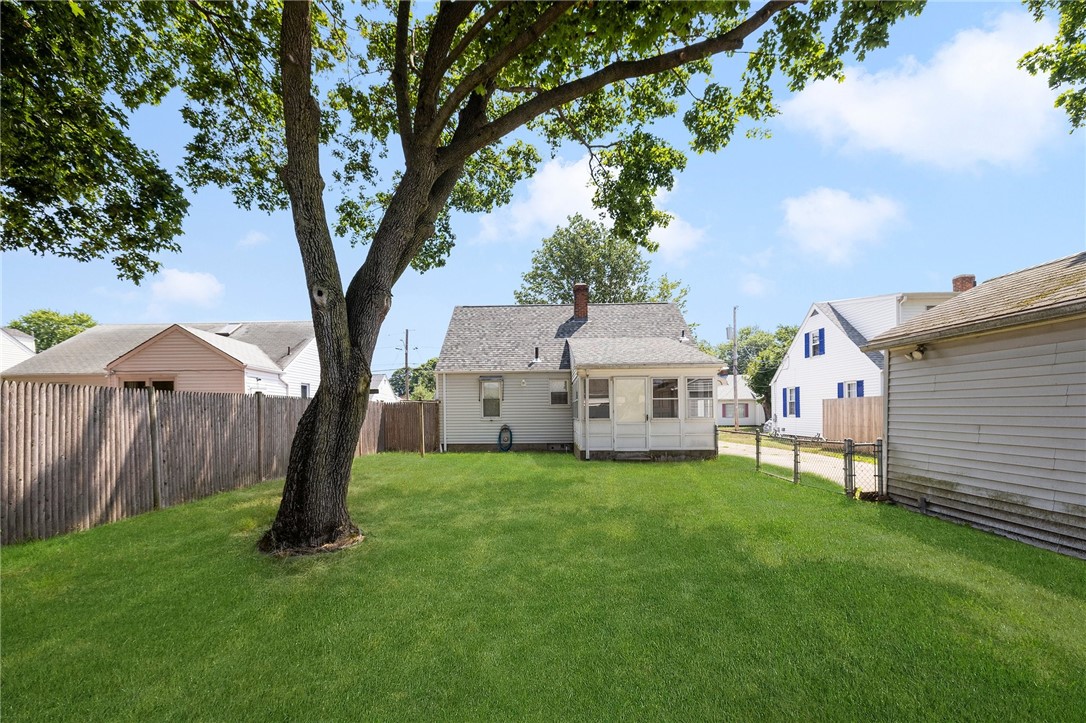 63 Edgemere Road Pawtucket, RI 02861 - Photo 30 of 33 Gallery Image 30