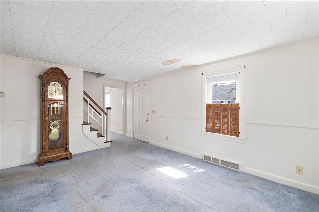 63 Edgemere Road Pawtucket, RI 02861 - Photo 3 of 33 Gallery Image 3