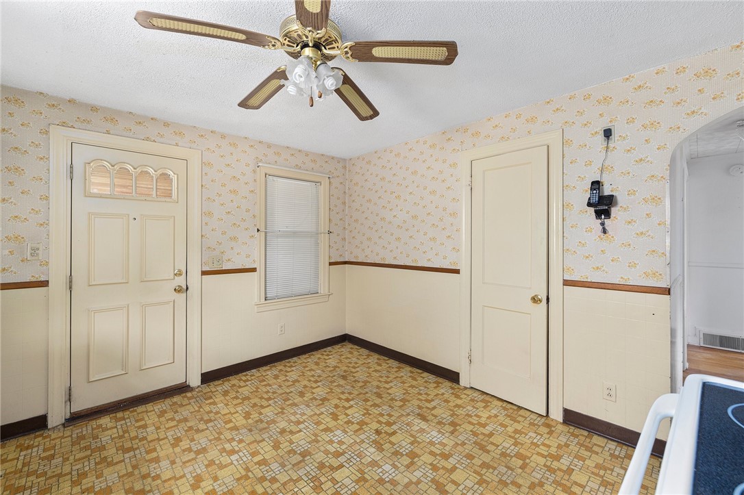 63 Edgemere Road Pawtucket, RI 02861 - Photo 8 of 33 Gallery Image 8