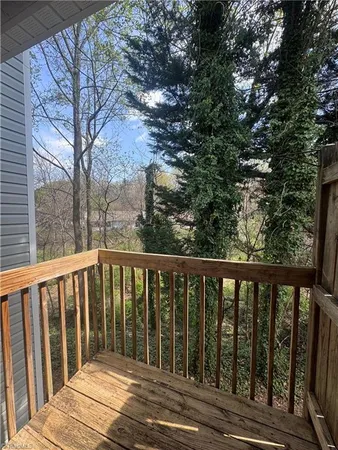 $1,375 | 15 Meadowood Glen Way, Greensboro, NC 27409