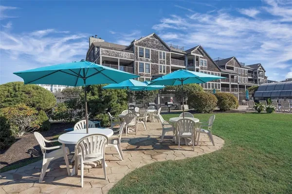 $8,000 | 405 Thames Street, Unit 2B1, Newport, RI 02840