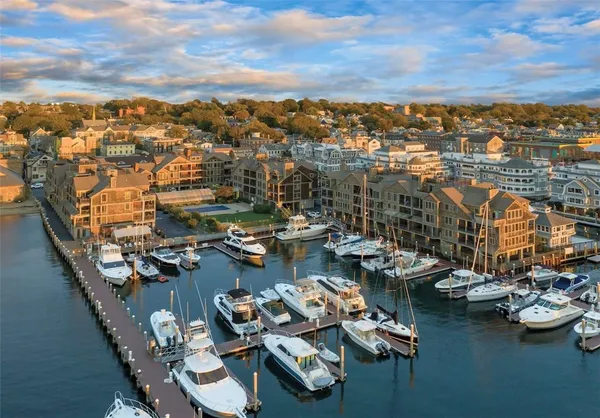 $8,000 | 405 Thames Street, Unit 2B1, Newport, RI 02840