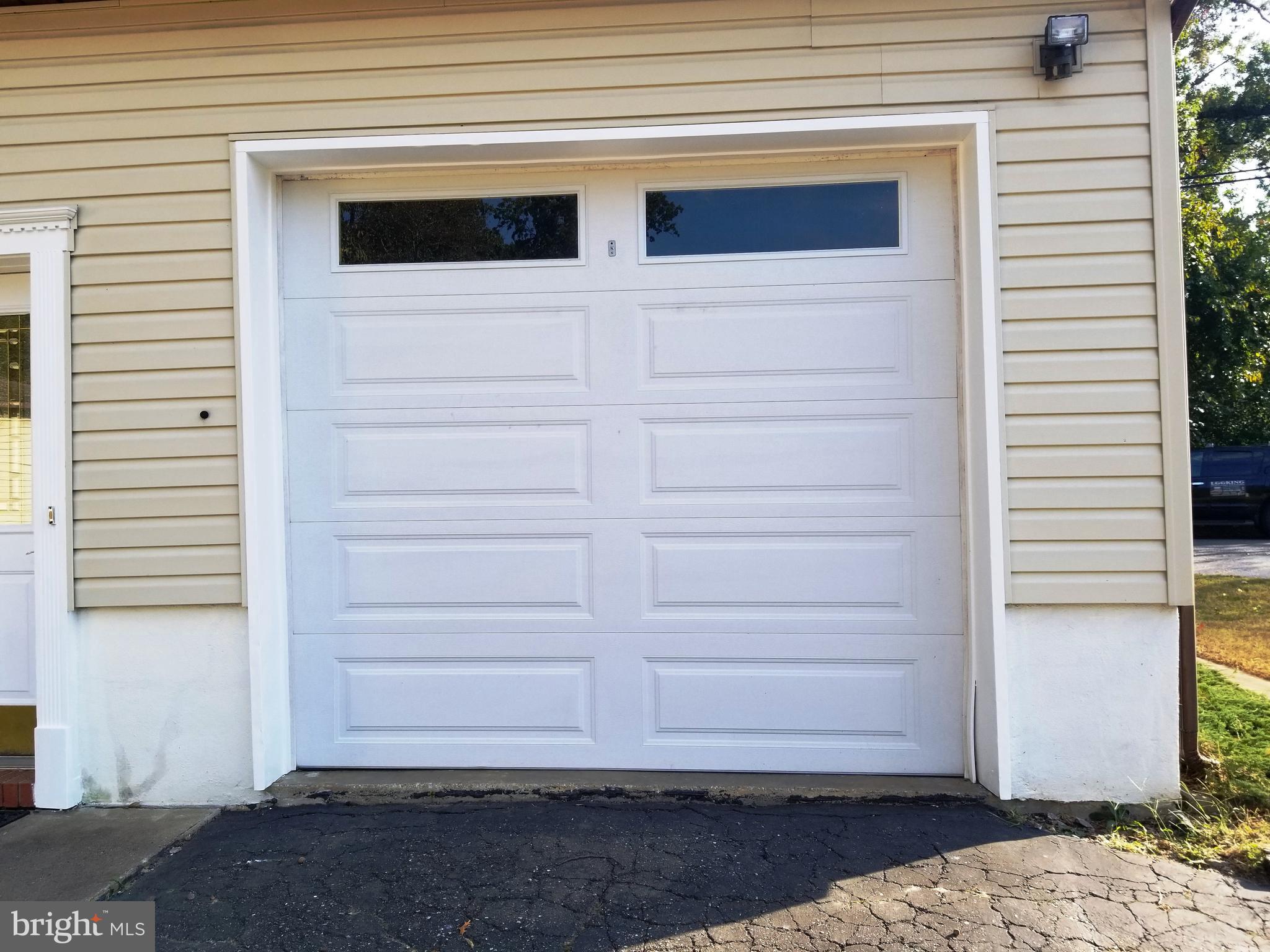 610 Riverside Drive Pasadena, MD 21122 - Photo 68 of 75 Garage with remote