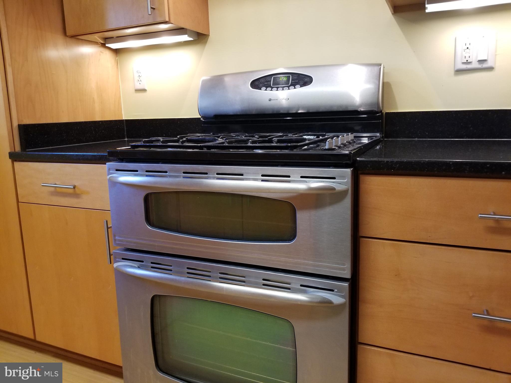 610 Riverside Drive Pasadena, MD 21122 - Photo 9 of 75 Double oven! Stainless Steel.