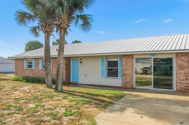 $2,500 | 1742 South Central Avenue, Flagler Beach, FL 32136