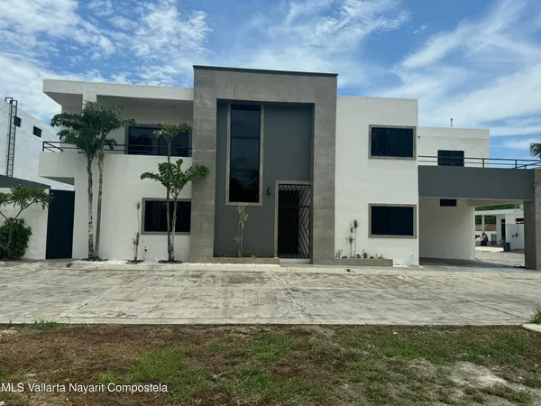 a view of a entryway of a house