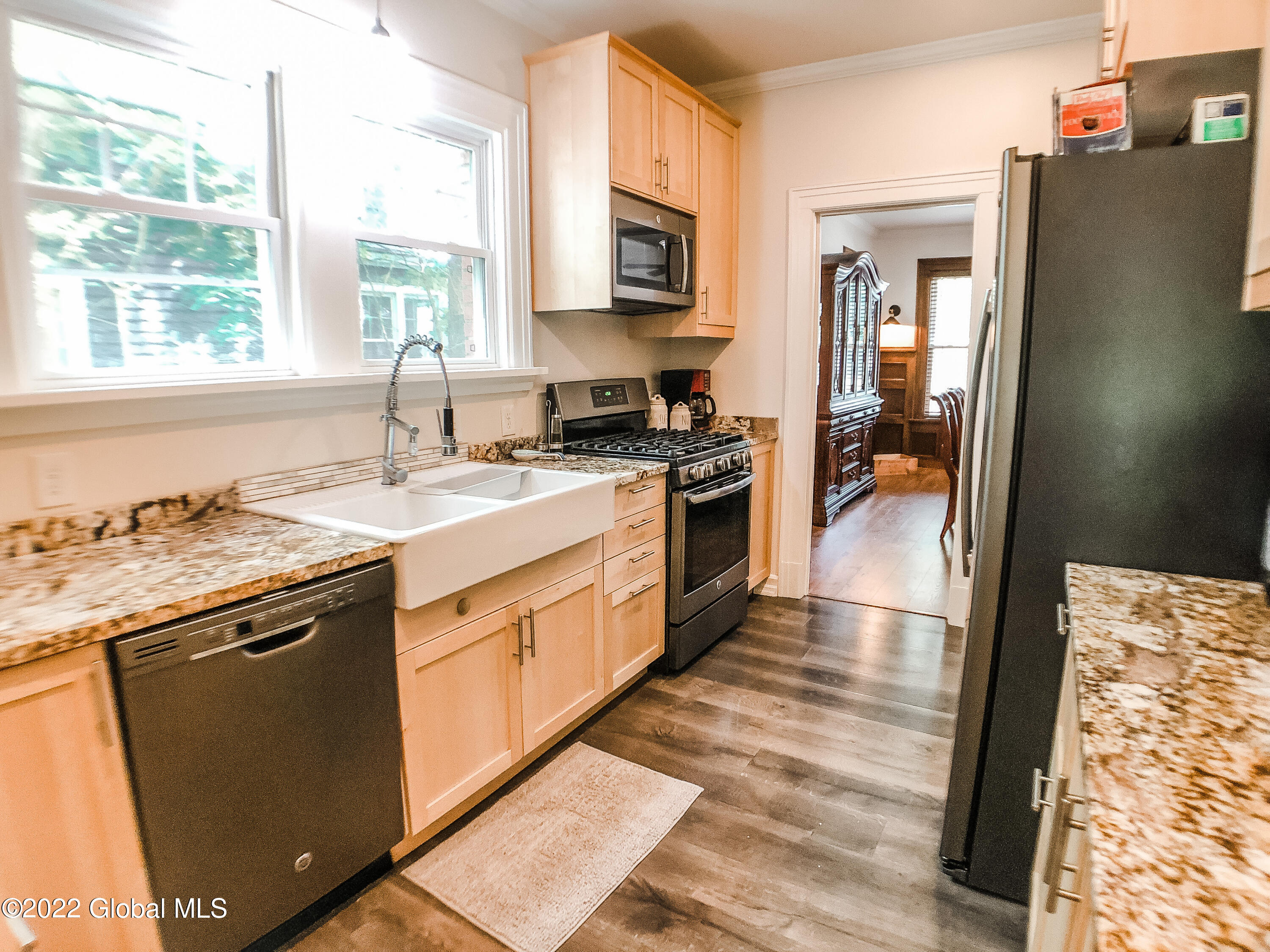 795 Wright Avenue Schenectady, NY 12309 - Photo 10 of 55 IMG_2382