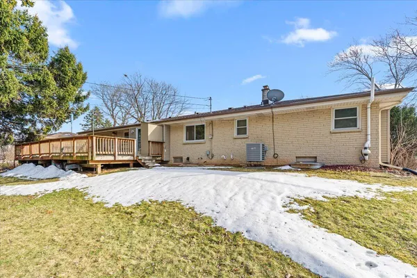 $474,900 | 15540 West Glendale Drive, New Berlin, WI 53151