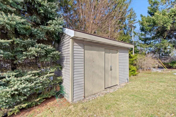 $474,900 | 15540 West Glendale Drive, New Berlin, WI 53151