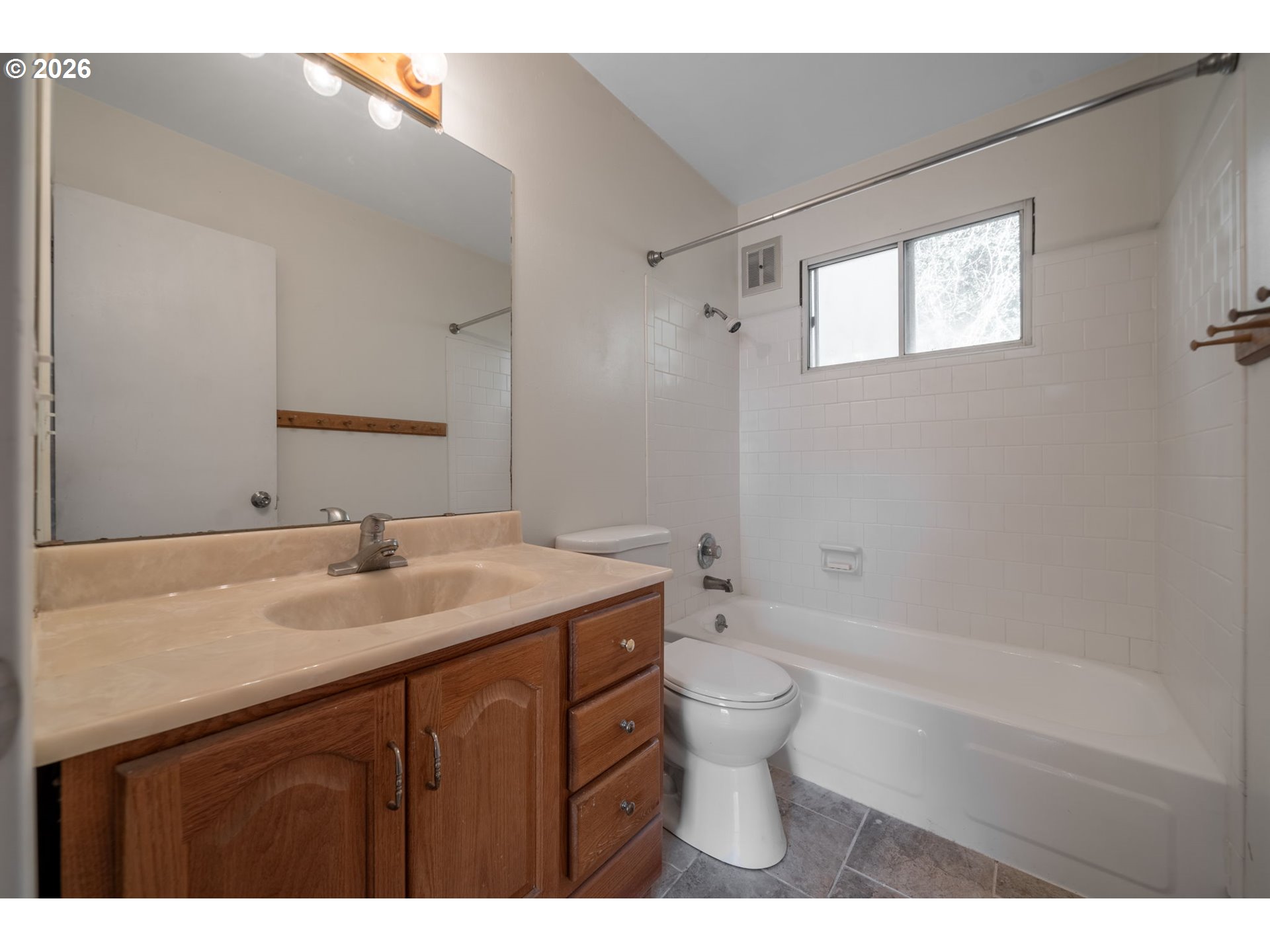 847 Southwest Broadway Drive, Unit 32 Portland, OR 97201 - Photo 17 of 28