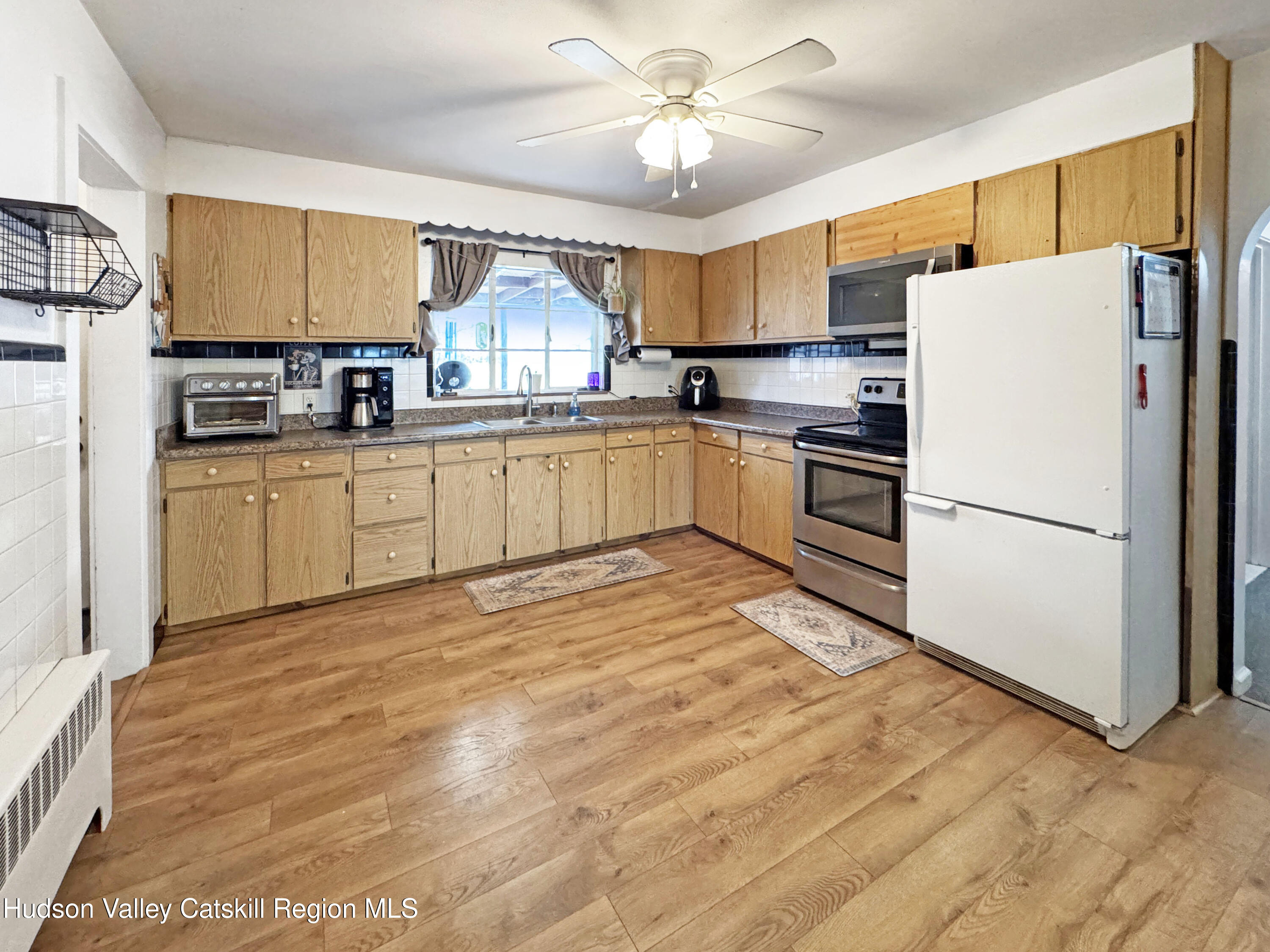 782 Freedom Plains Road Poughkeepsie, NY 12603 - Photo 13 of 41 1733735285266_1733701312425img02292_1