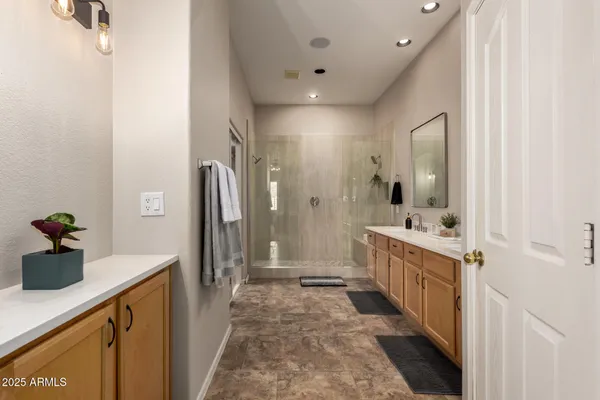 $725,000 | 434 East Sheffield Avenue, Gilbert, AZ 85296