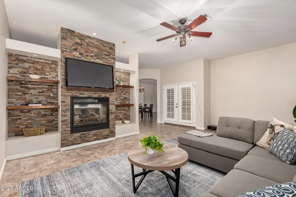 $725,000 | 434 East Sheffield Avenue, Gilbert, AZ 85296