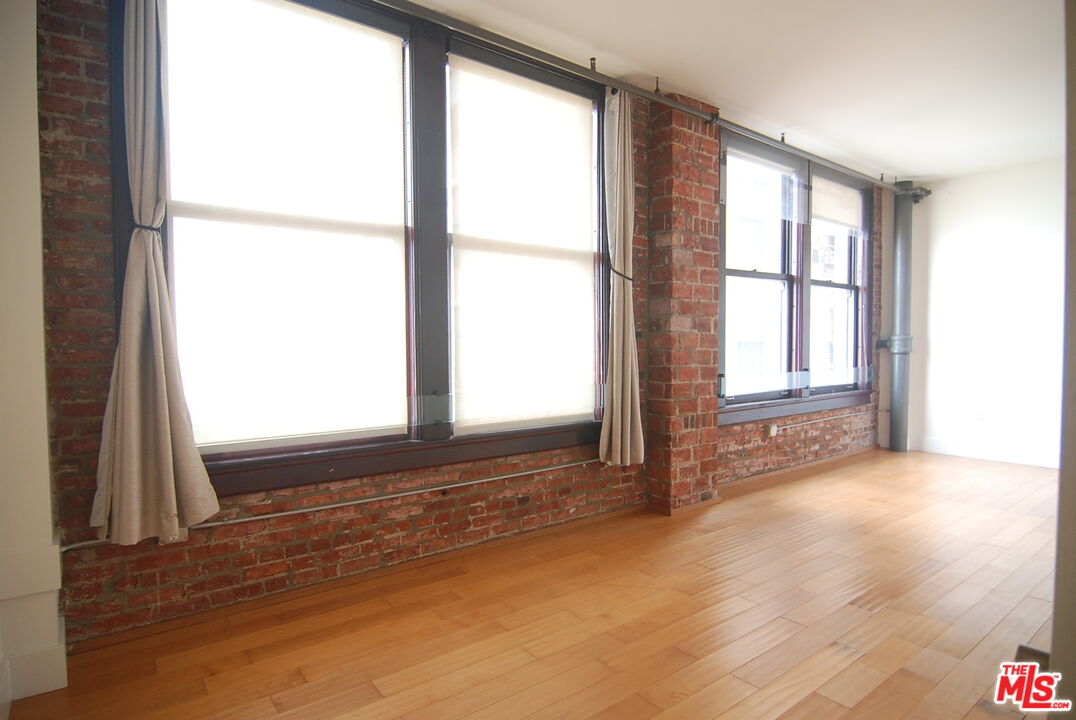 460 South Spring Street, Unit 907 Los Angeles, CA 90013 - Photo 6 of 26 Gallery Image 6