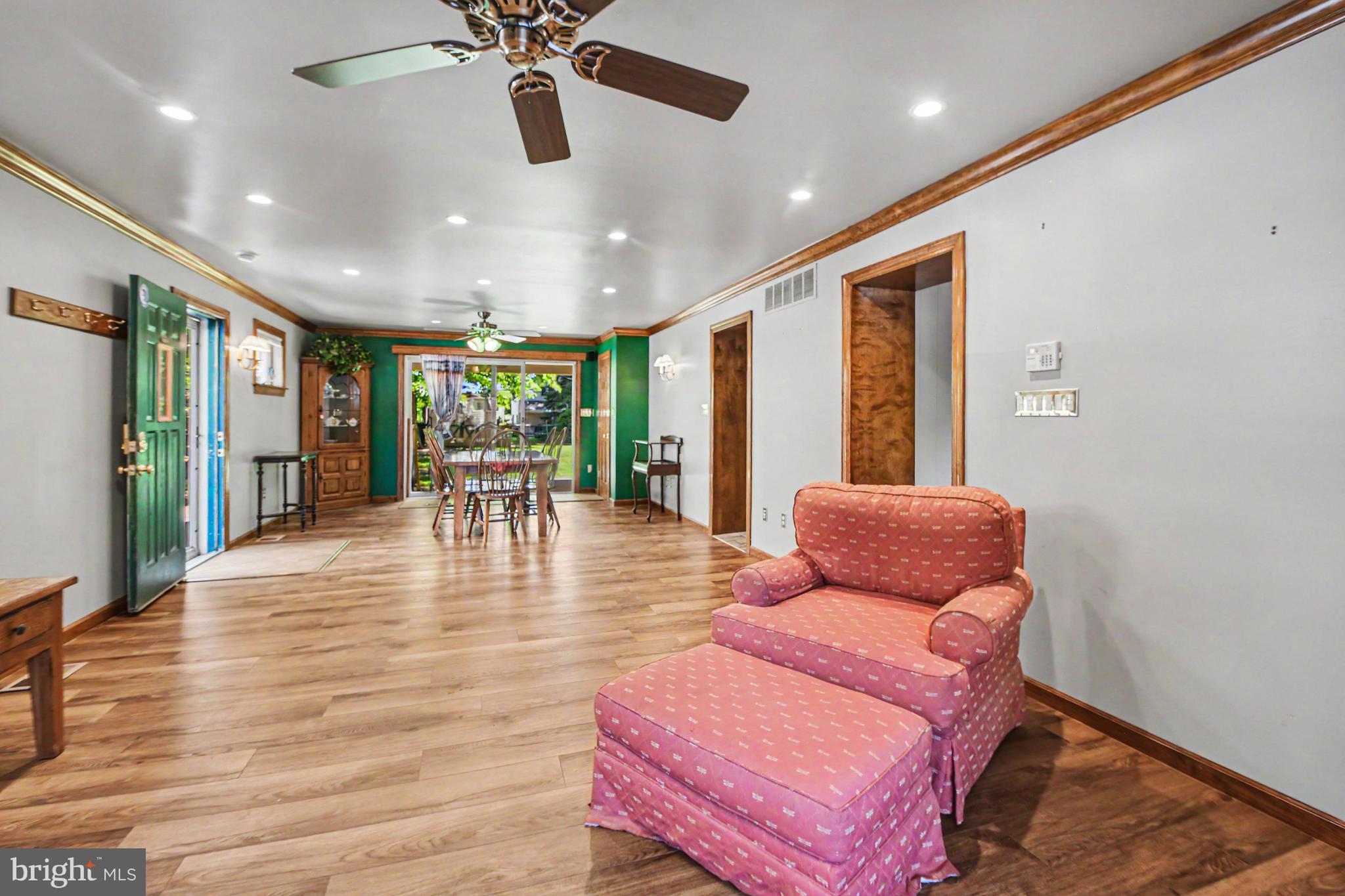102 Redford Road Oreland, PA 19075 - Photo 10 of 43