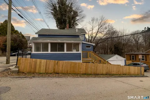 $299,000 | 231 Broad Street, Norwich, CT 06360