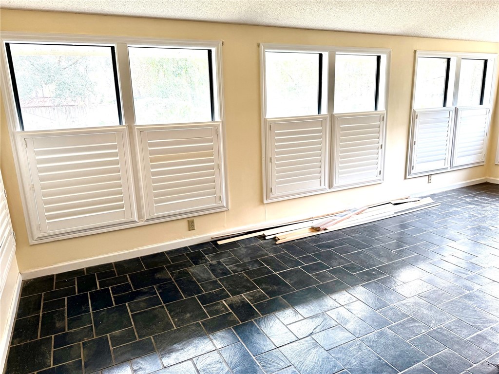 121 Riverwood Road Brunswick, GA 31523 - Photo 14 of 34