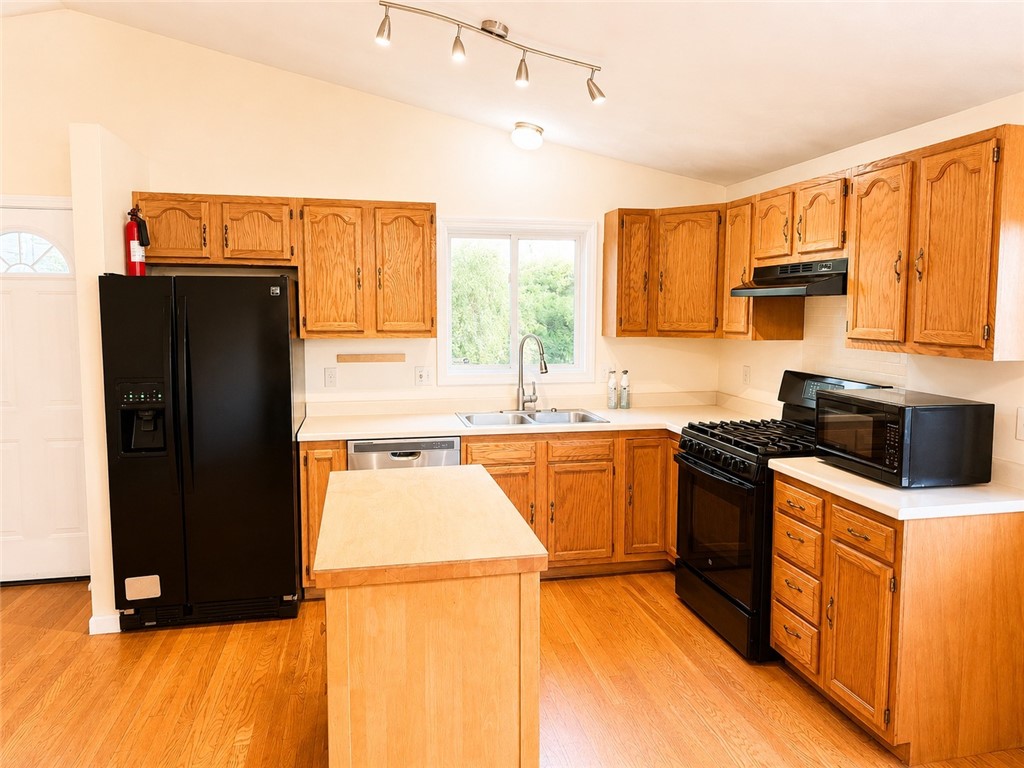 285 St Louis Avenue Woonsocket, RI 02895 - Photo 9 of 50
