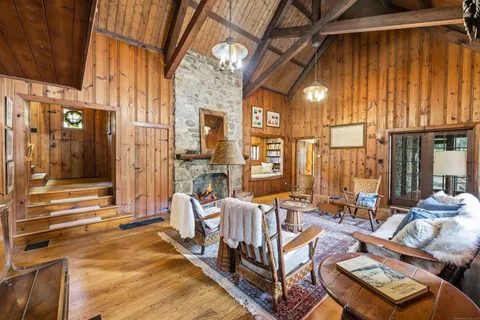 $3,900,000 | 23 Echo Drive, New Milford, CT 06776