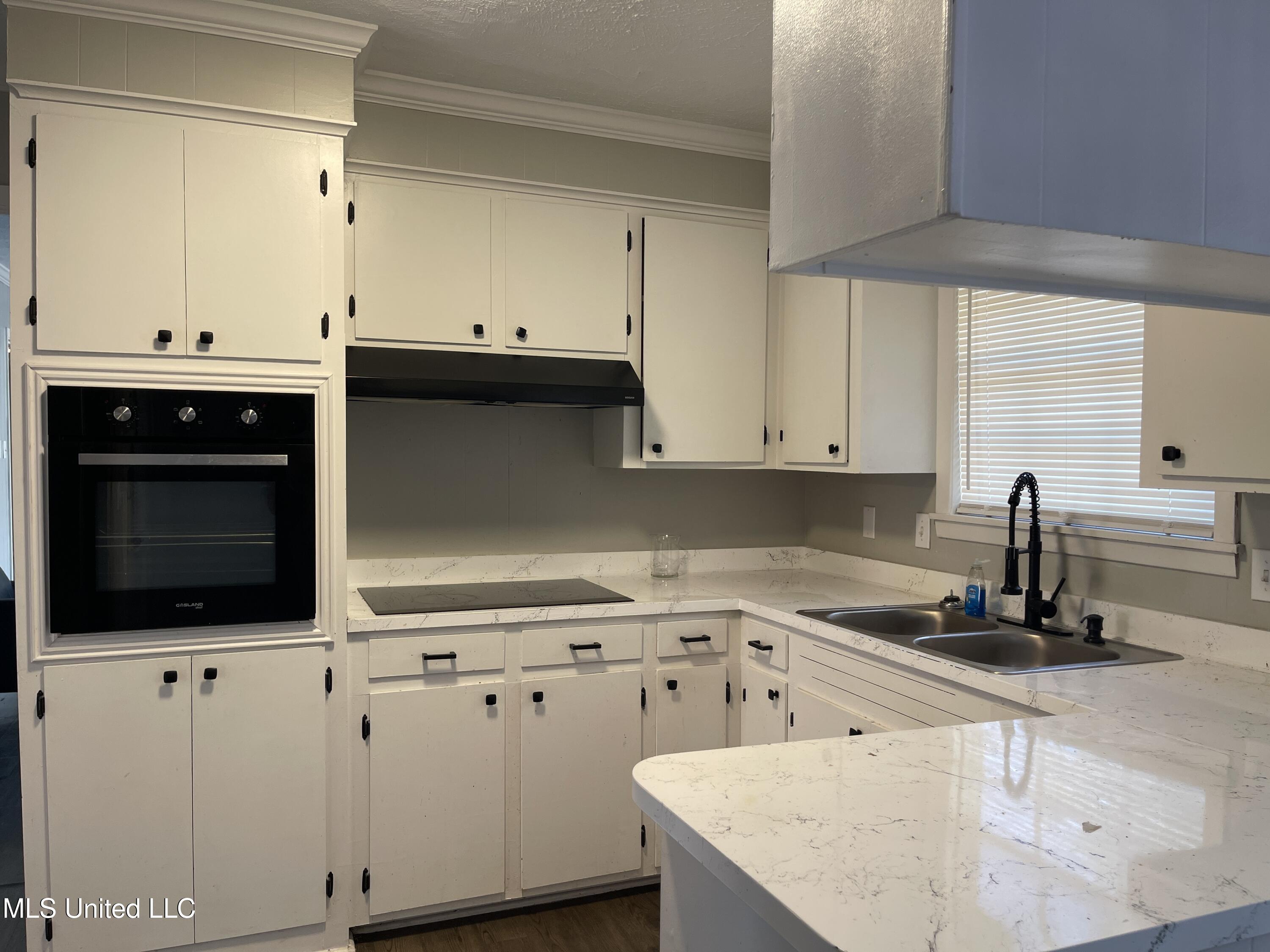 856 Beechwood Court Jackson, MS 39206 - Photo 4 of 19 IMG_1265