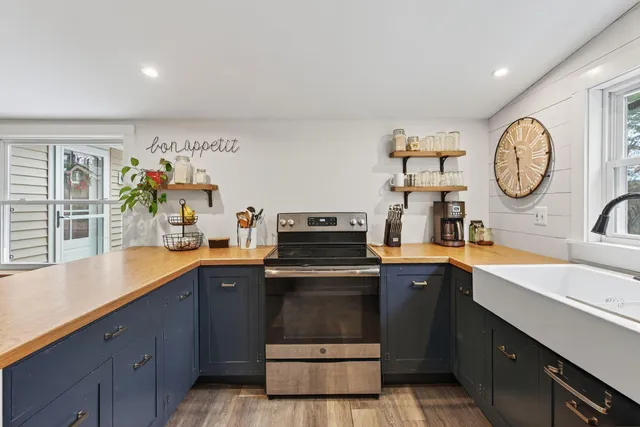 $450,000 | 1 Holbrook Street, Portland, ME 04103