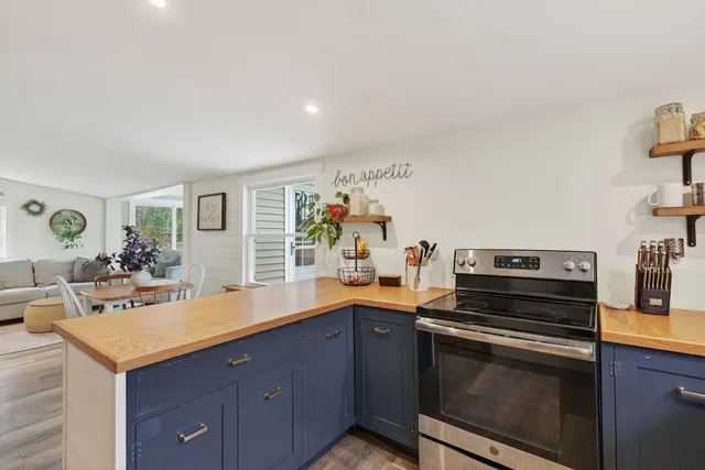 $450,000 | 1 Holbrook Street, Portland, ME 04103