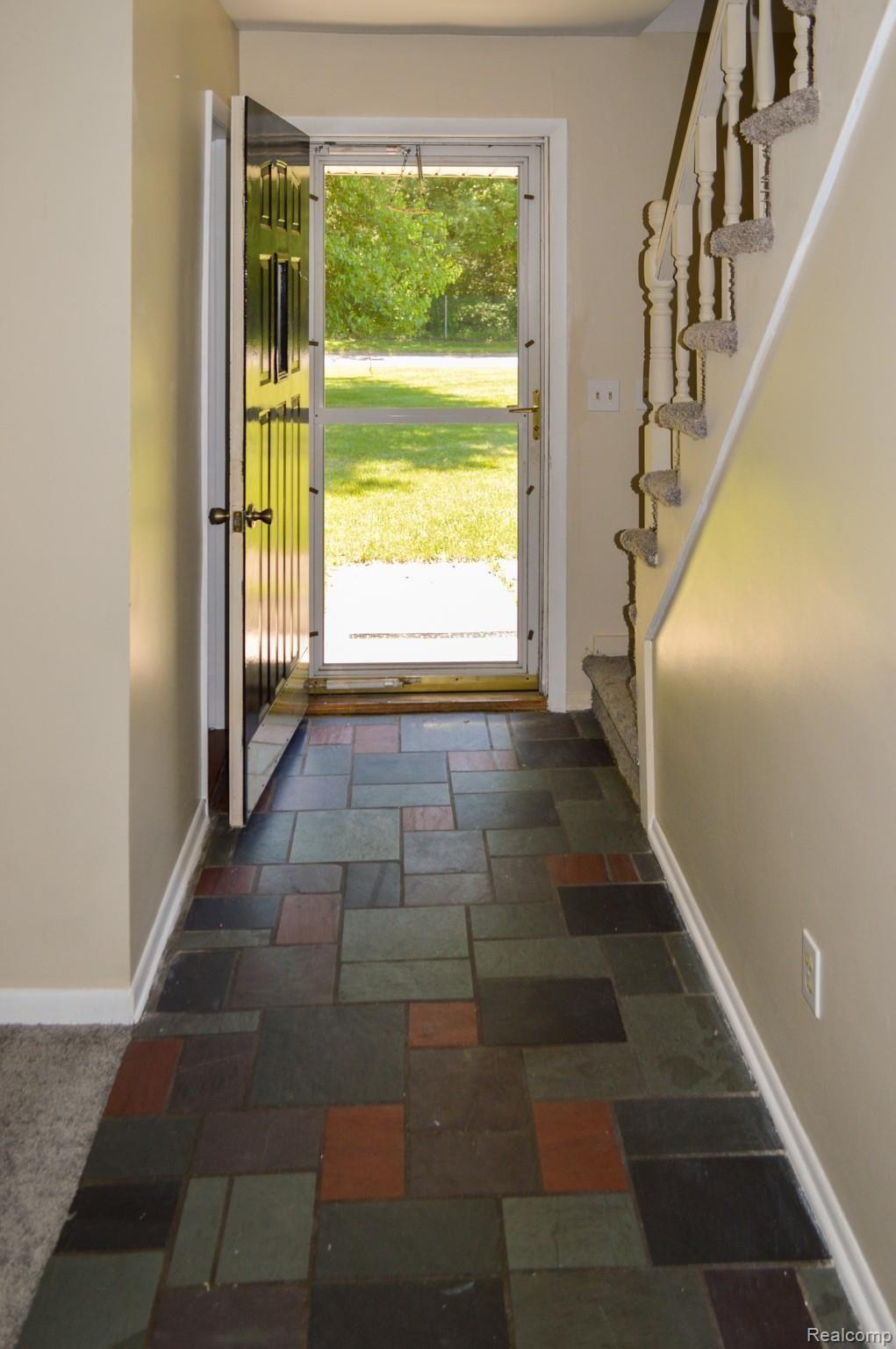 9352 Carpenter Road Flushing, MI 48433 - Photo 9 of 22 DSC_7063.jpg