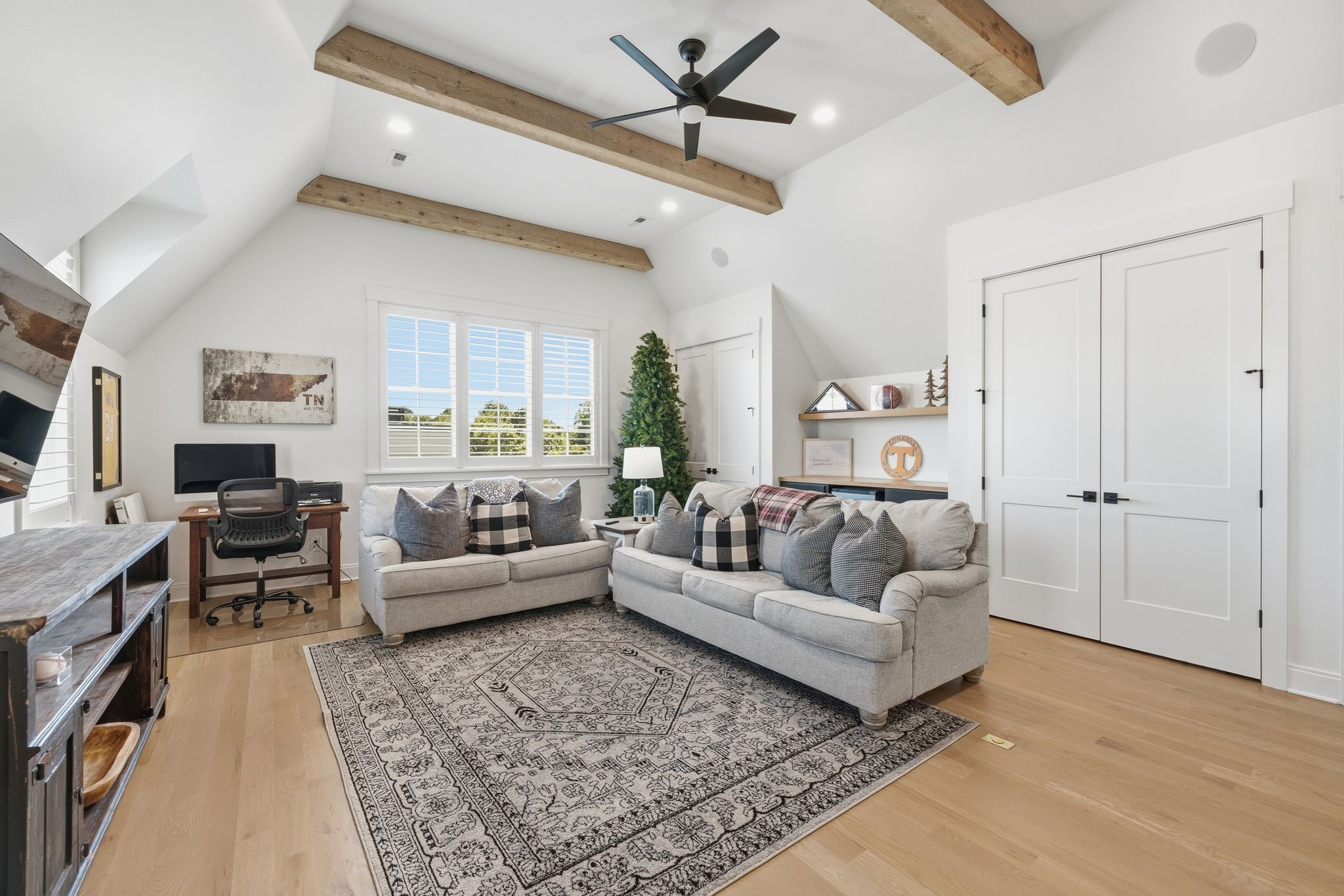 1733 Rigsby Avenue Murfreesboro, TN 37129 - Photo 32 of 57 a living room with furniture and a rug