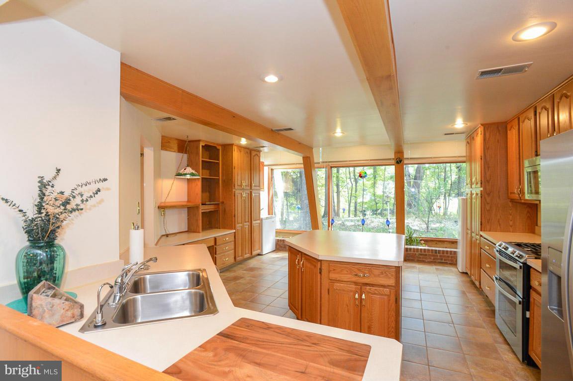 4800 Catharpin Road Gainesville, VA 20155 - Photo 14 of 30 Kitchen