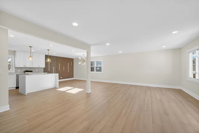 $715,000 | 1319 North Chestnut Avenue, Arlington Heights, IL 60004